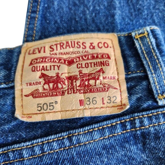 Levi's 505 Jeans Mens 36x32 Blue Denim Relaxed Fit Straight Leg Zip Up Casual - Picture 5 of 12